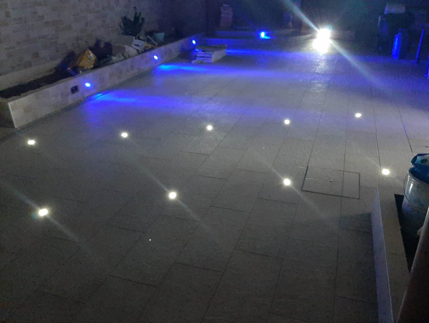 Segnapasso LED calpestabile da esterno 1W 12V - luce di cortesia per pavimento e giardino
